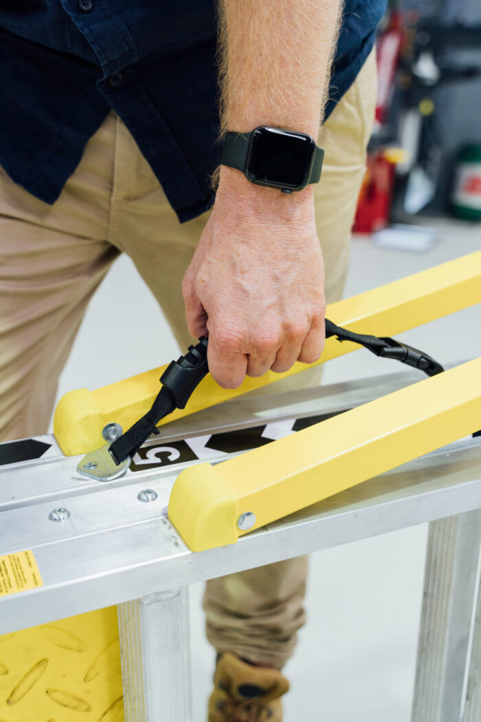 Bailey Adjustable Height Platform Ladder 0.86m -1.7m FS13999