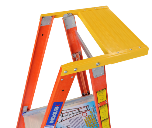 Indalex Pro Series Fibreglass Platform Ladder, close up heavy duty shelf