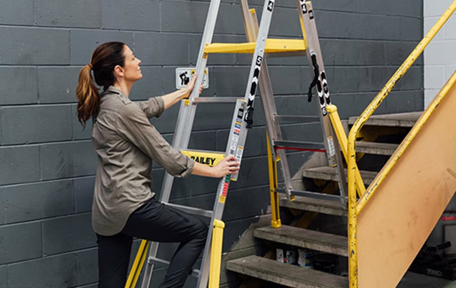 Ladder Shop Adjustable Platform Ladder