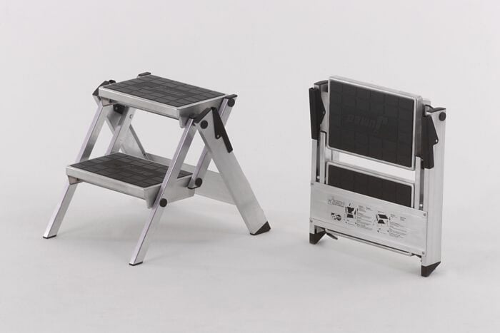 Little Jumbo 210C Compact Safety Step. Closed and open position