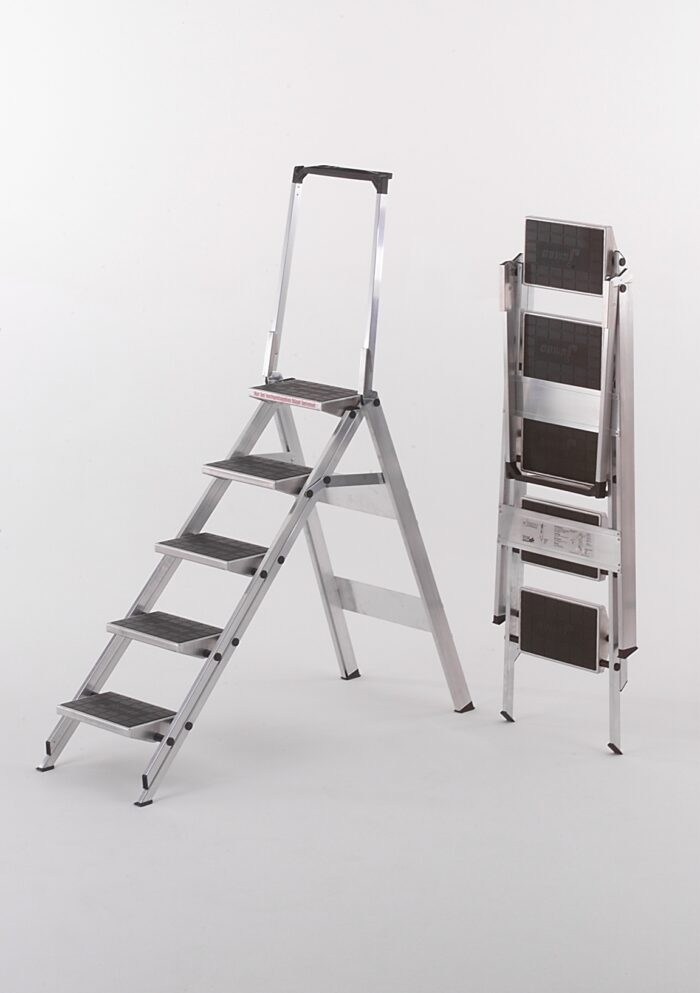Little Jumbo 510B Safety Steps. Five steps with handrail. Open and closed position.