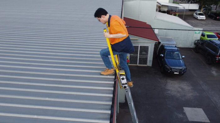 FS14000 MAN CLIMBINGT HRU bailey step thru safety handrail