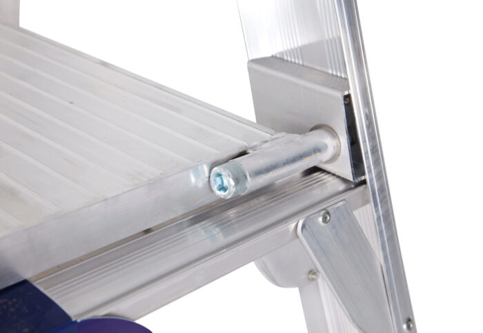 Ladamax Aluminium Platform Ladder close up of platform deck and hinge